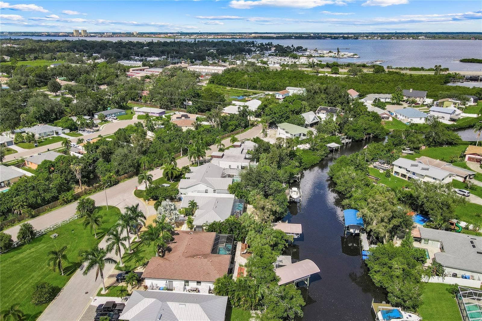 715 OAK STREET, Bradenton, FL 34208 715 OAK STREET, Bradenton, FL 34208