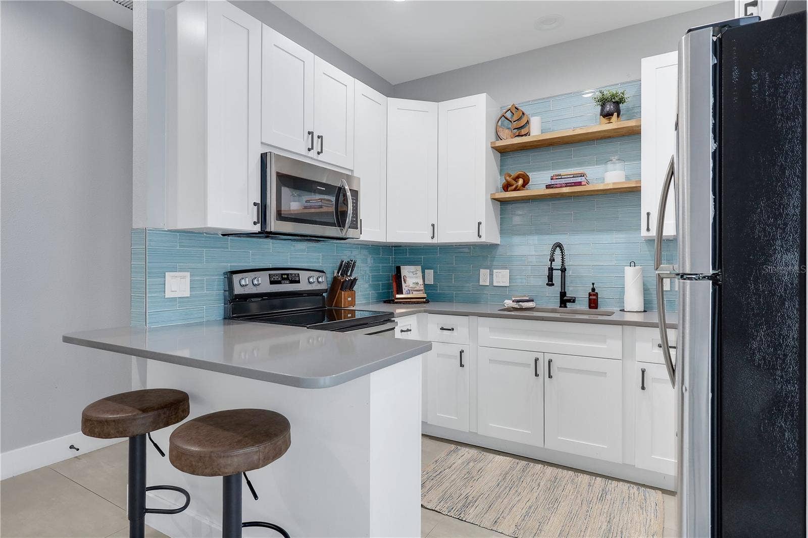 715 OAK STREET, Bradenton, FL 34208 715 OAK STREET, Bradenton, FL 34208