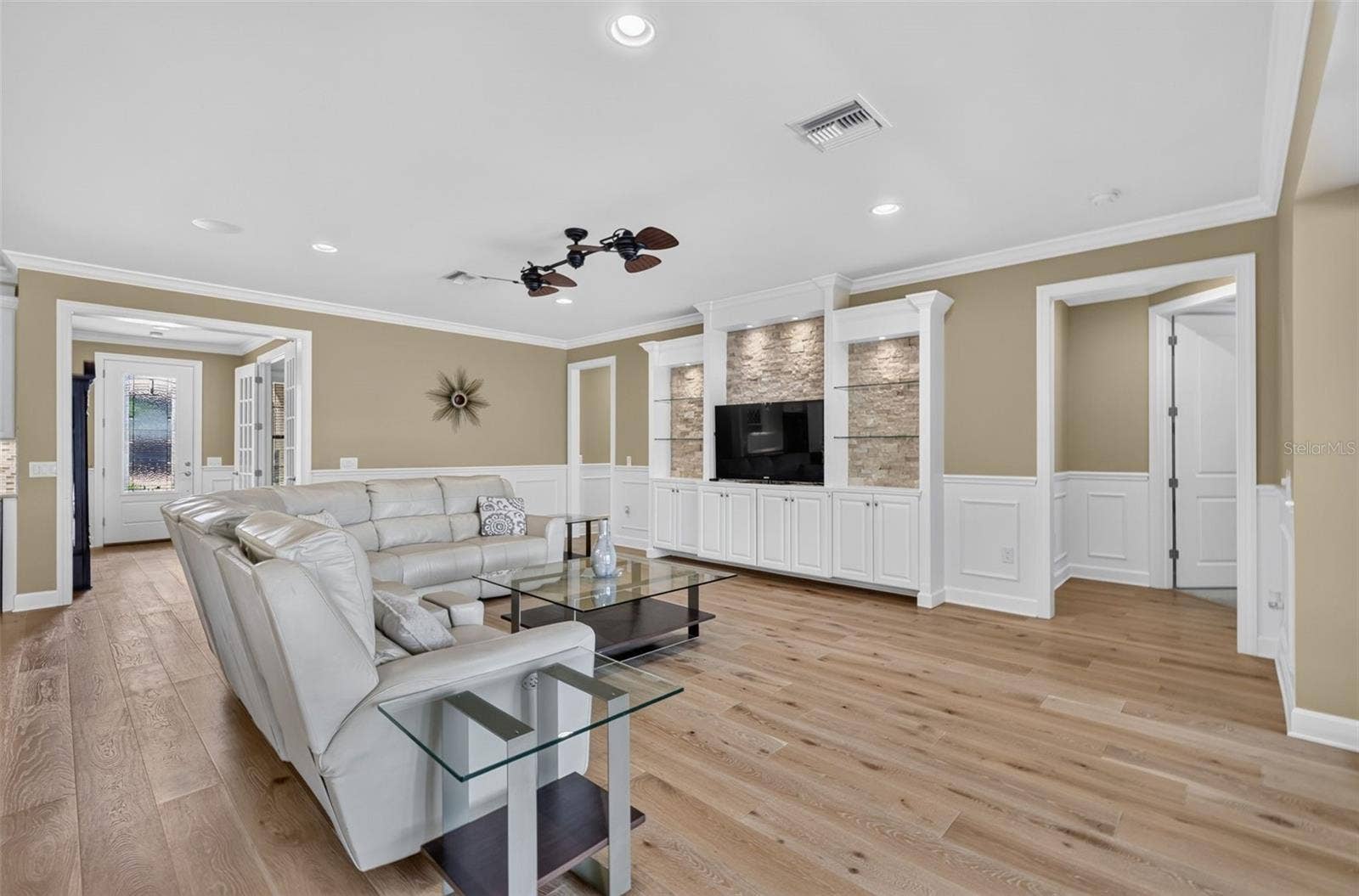 16927 WINTHROP PLACE, Lakewood Ranch, FL 34202 LIVING ROOM