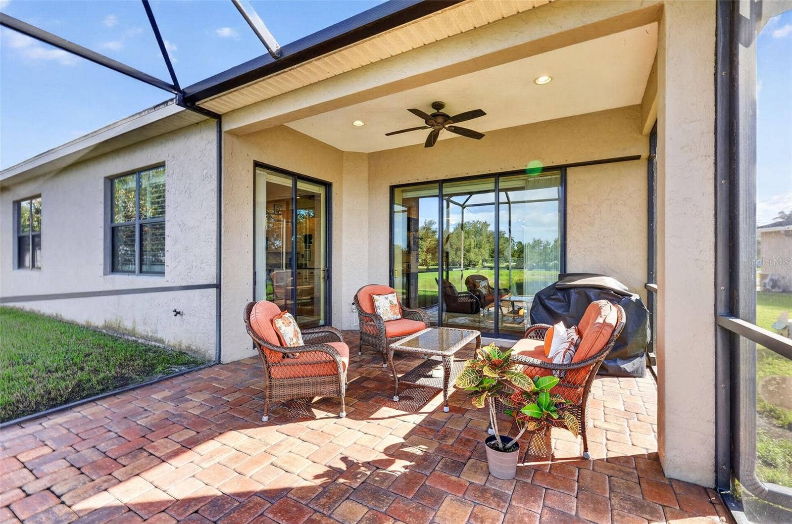 SCREENED LANAI