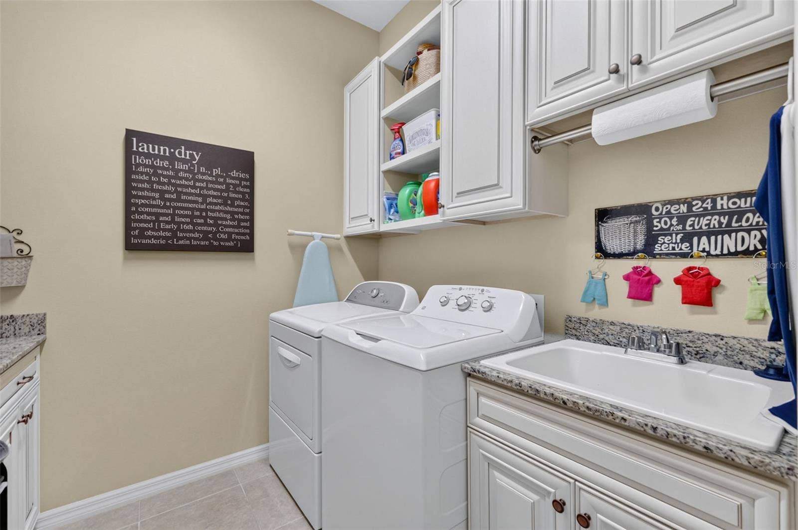 LAUNDRY ROOM