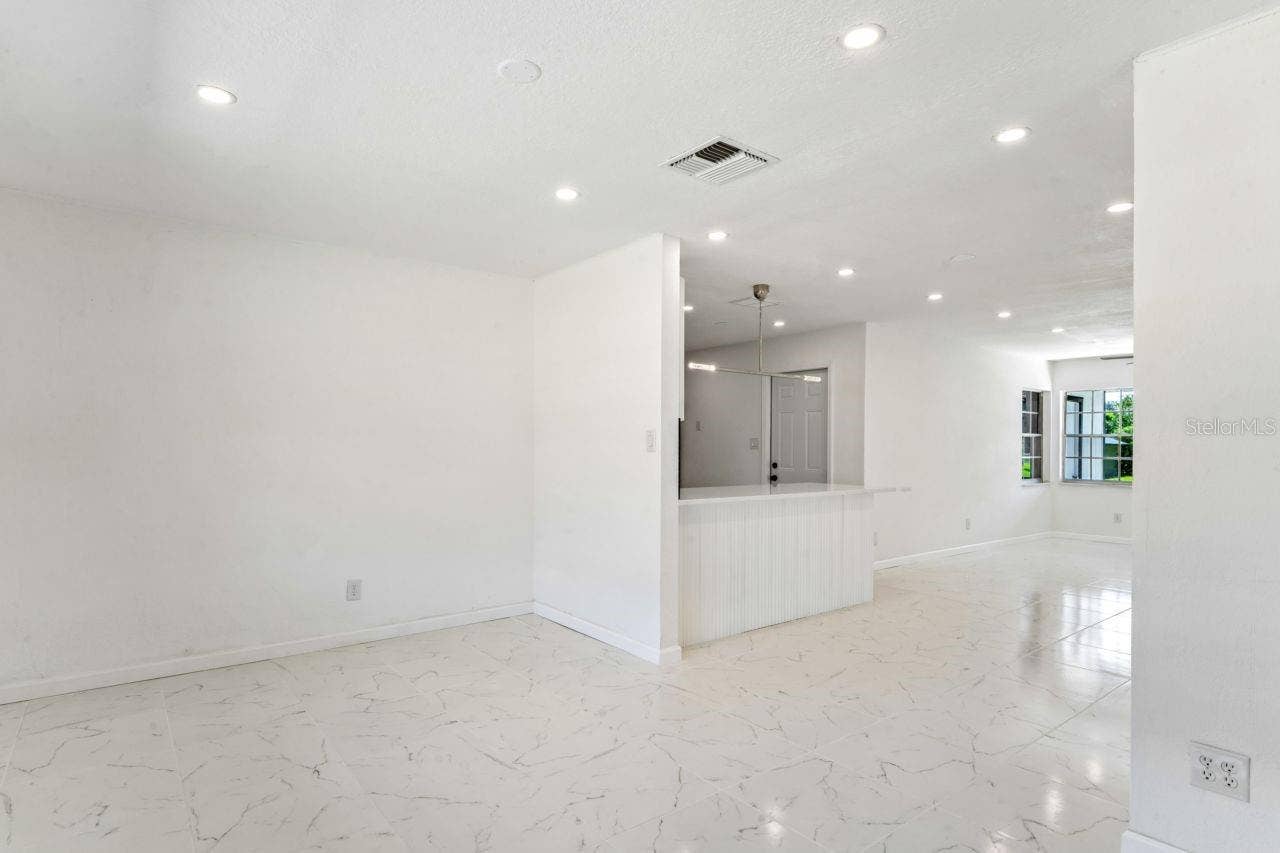 31043 WILLOW BANK AVENUE, Brooksville, FL 34602 Dining Room