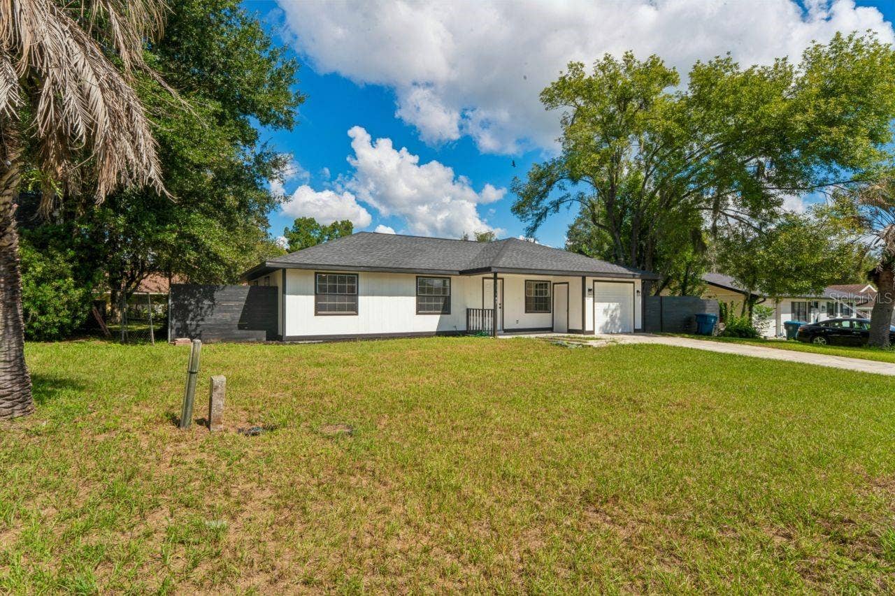 31043 WILLOW BANK AVENUE, Brooksville, FL 34602 Front View