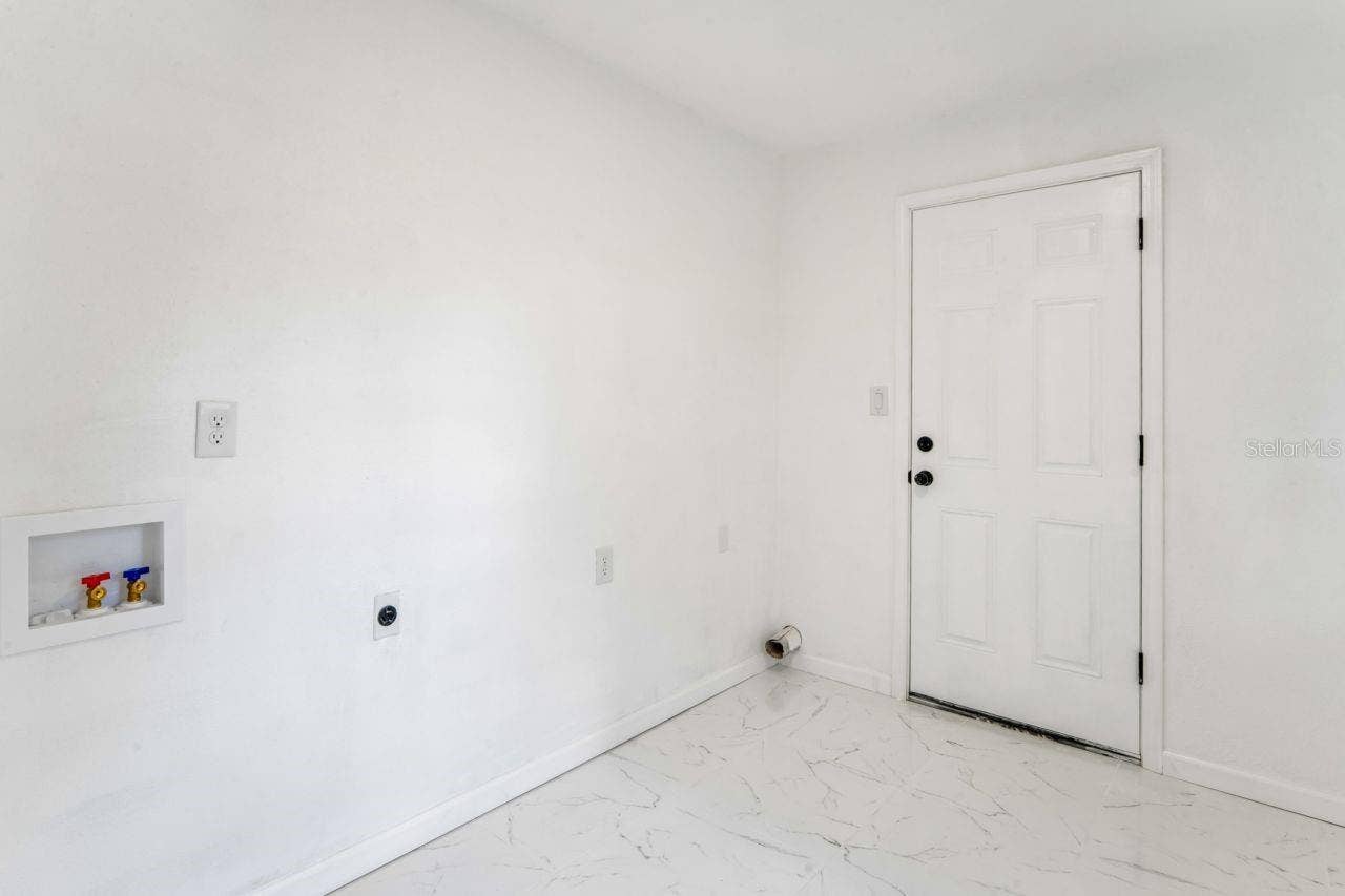31043 WILLOW BANK AVENUE, Brooksville, FL 34602 Laundry Room