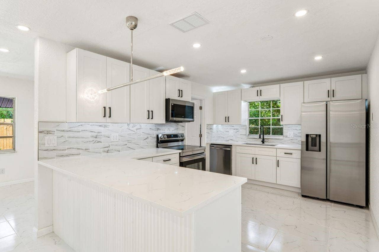 31043 WILLOW BANK AVENUE, Brooksville, FL 34602 Kitchen