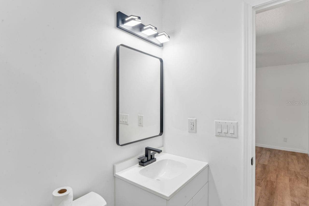 31043 WILLOW BANK AVENUE, Brooksville, FL 34602 Primary Bathroom