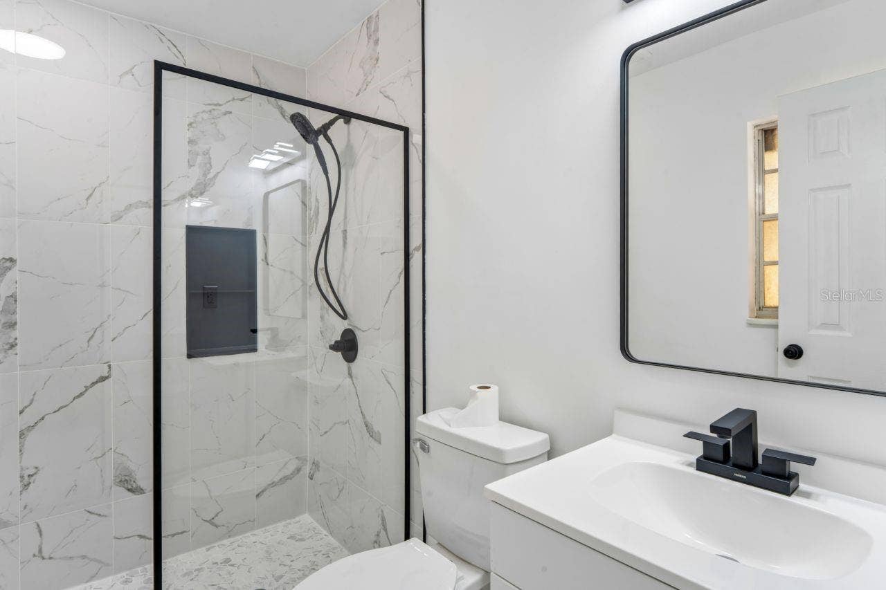 31043 WILLOW BANK AVENUE, Brooksville, FL 34602 Primary Bathroom