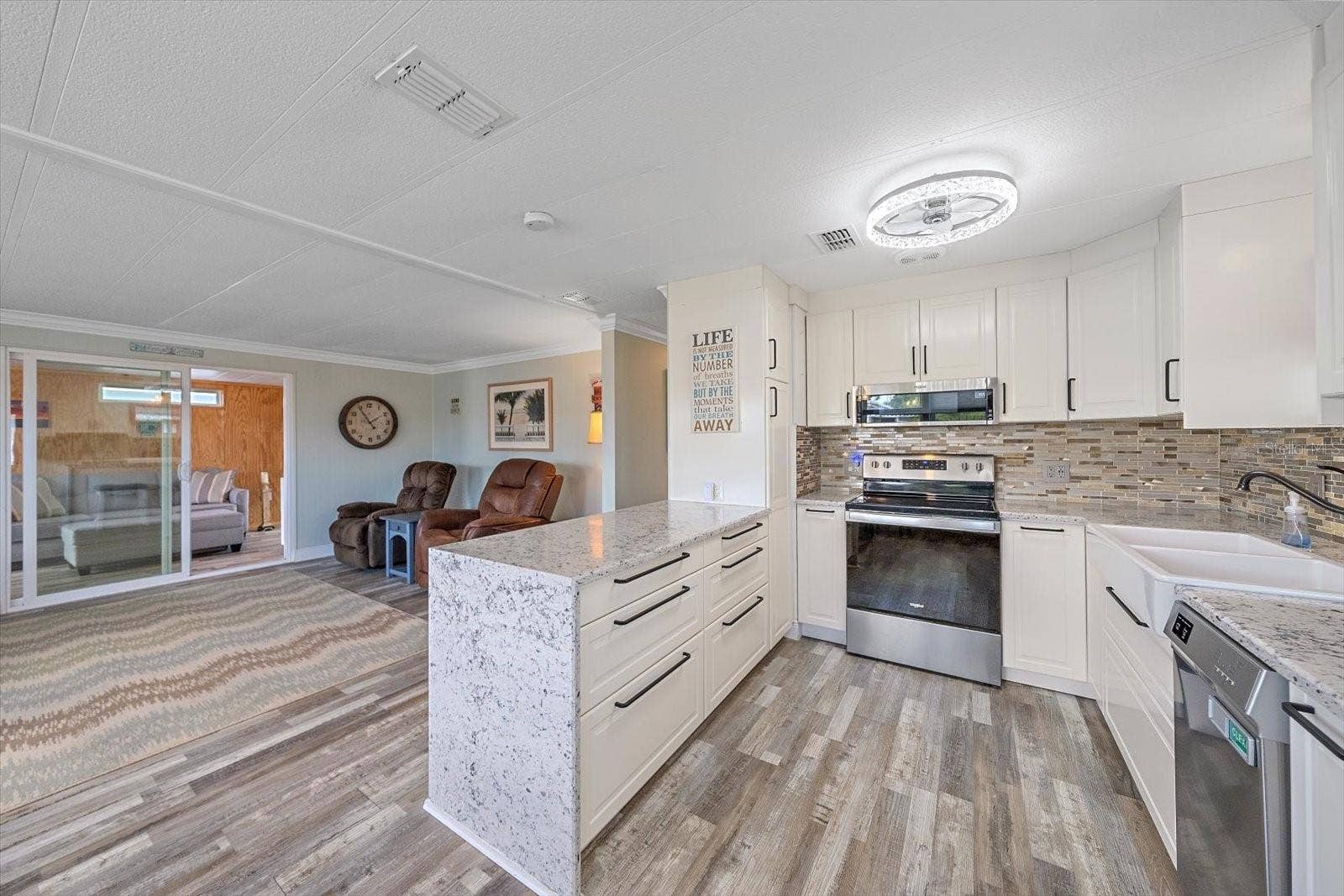 102 DEL RIO DRIVE, Palmetto, FL 34221