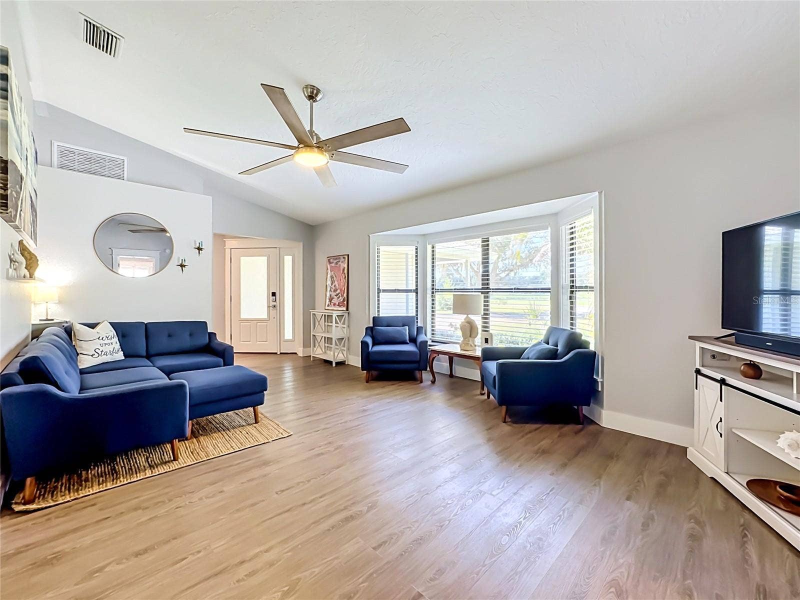 1115 MILL RUN E, Bradenton, FL 34212 1115 MILL RUN E, Bradenton, FL 34212