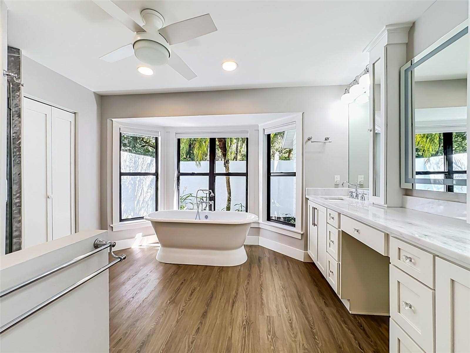 1115 MILL RUN E, Bradenton, FL 34212 1115 MILL RUN E, Bradenton, FL 34212