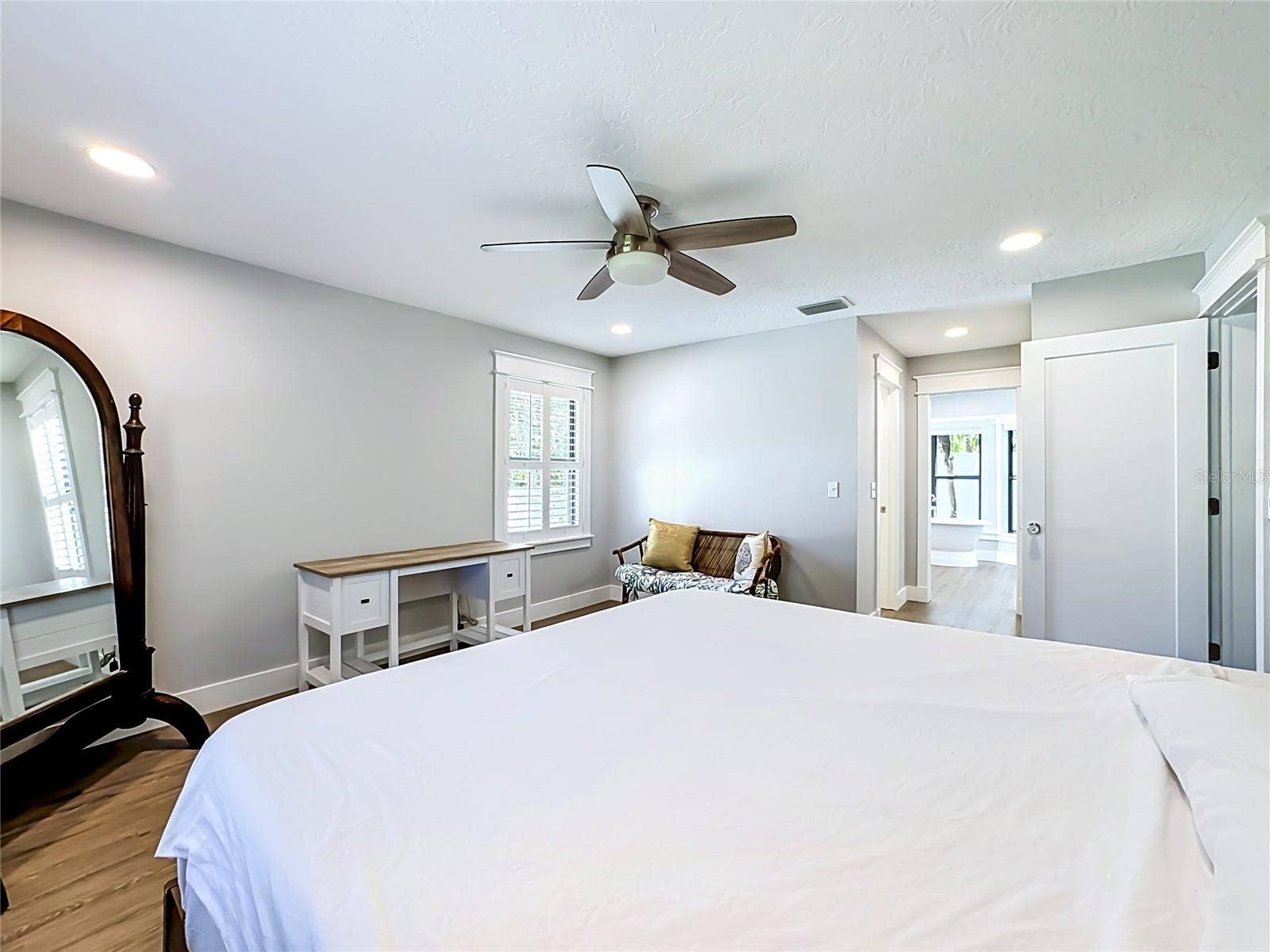 1115 MILL RUN E, Bradenton, FL 34212 1115 MILL RUN E, Bradenton, FL 34212