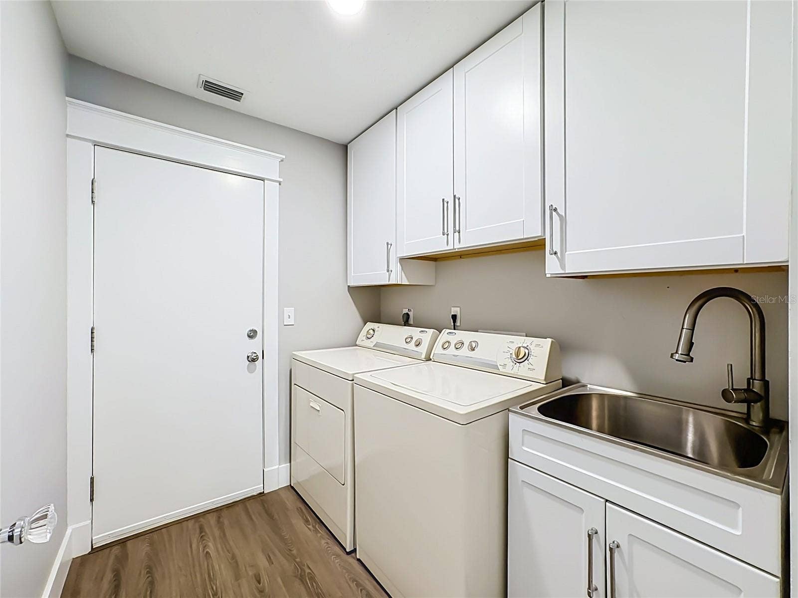 1115 MILL RUN E, Bradenton, FL 34212 1115 MILL RUN E, Bradenton, FL 34212