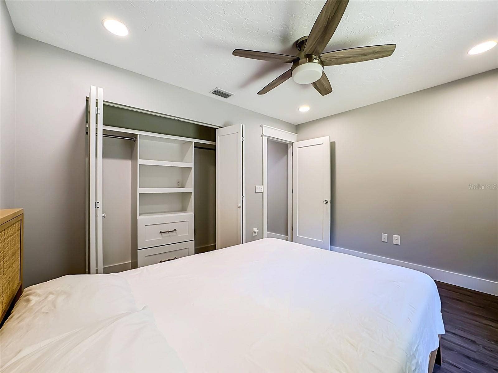 1115 MILL RUN E, Bradenton, FL 34212 1115 MILL RUN E, Bradenton, FL 34212