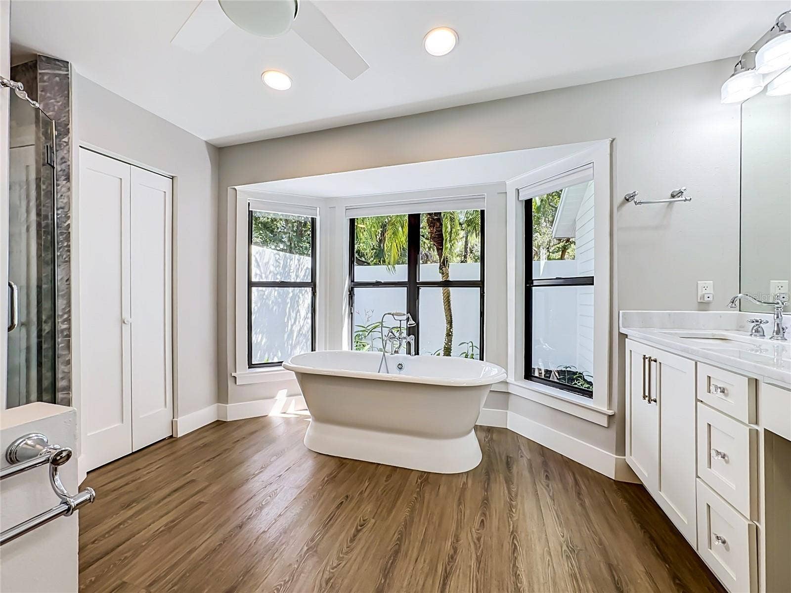 1115 MILL RUN E, Bradenton, FL 34212 1115 MILL RUN E, Bradenton, FL 34212
