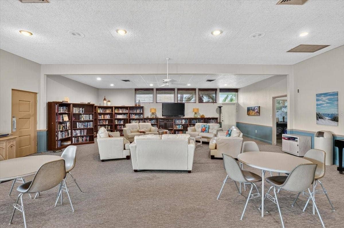 1340 GRAND BOULEVARD, #205, Sarasota, FL 34232 1340 GRAND BOULEVARD, #205, Sarasota, FL 34232