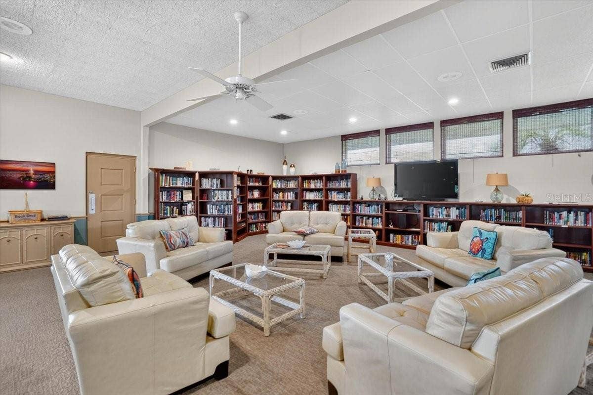 1340 GRAND BOULEVARD, #205, Sarasota, FL 34232 1340 GRAND BOULEVARD, #205, Sarasota, FL 34232
