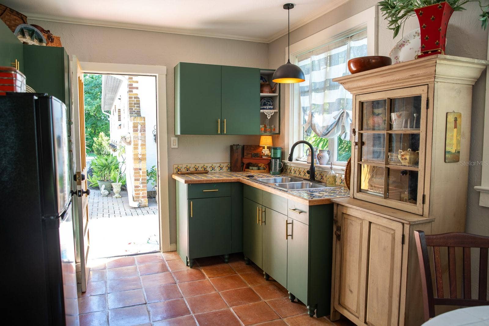 Cottage kitchen.