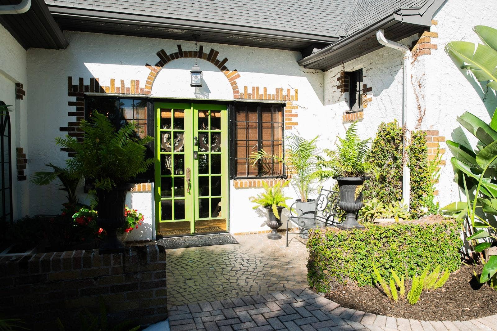 Additional image of front entrance.