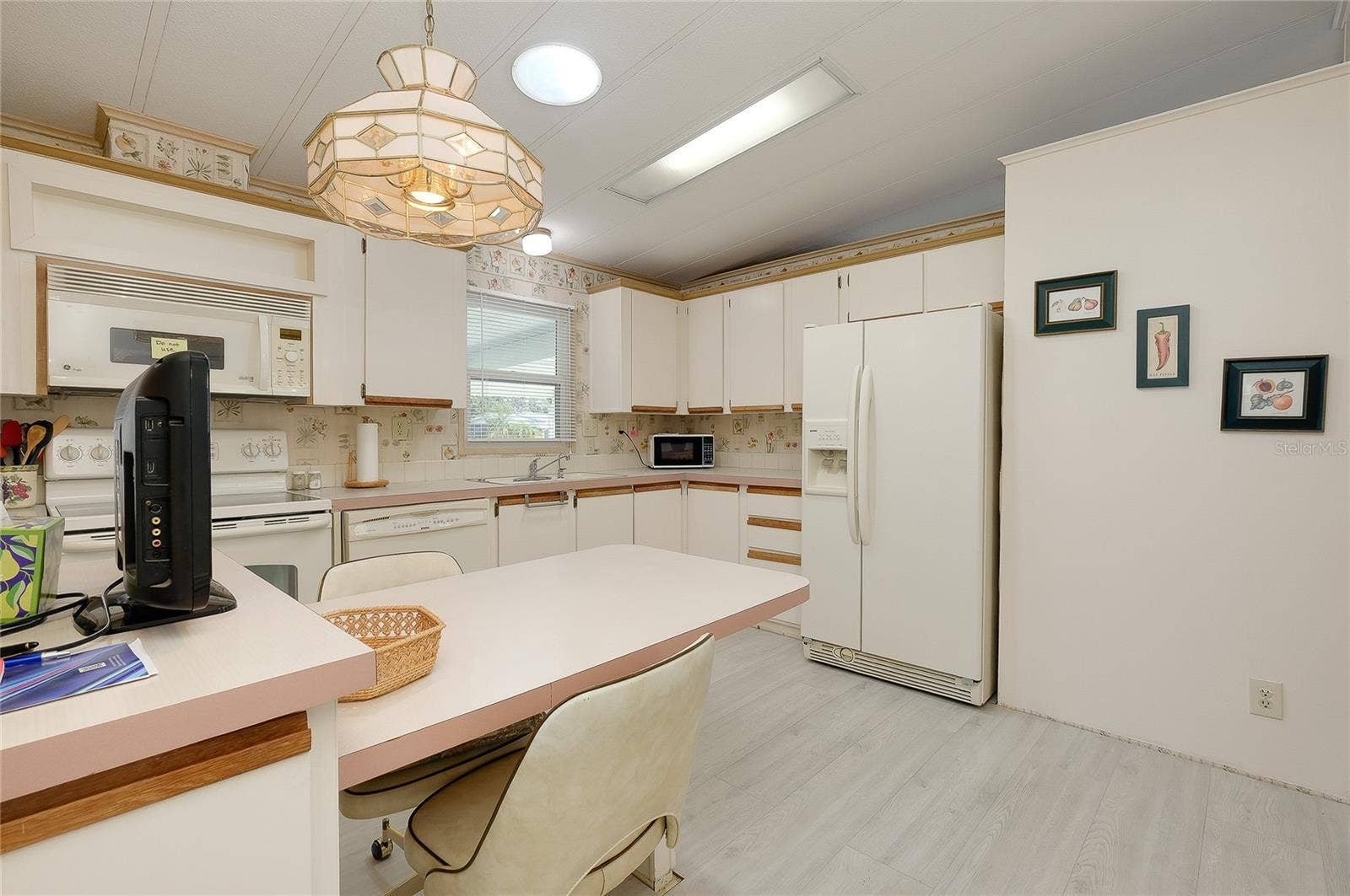 8905 34TH AVENUE E, Palmetto, FL 34221 8905 34TH AVENUE E, Palmetto, FL 34221