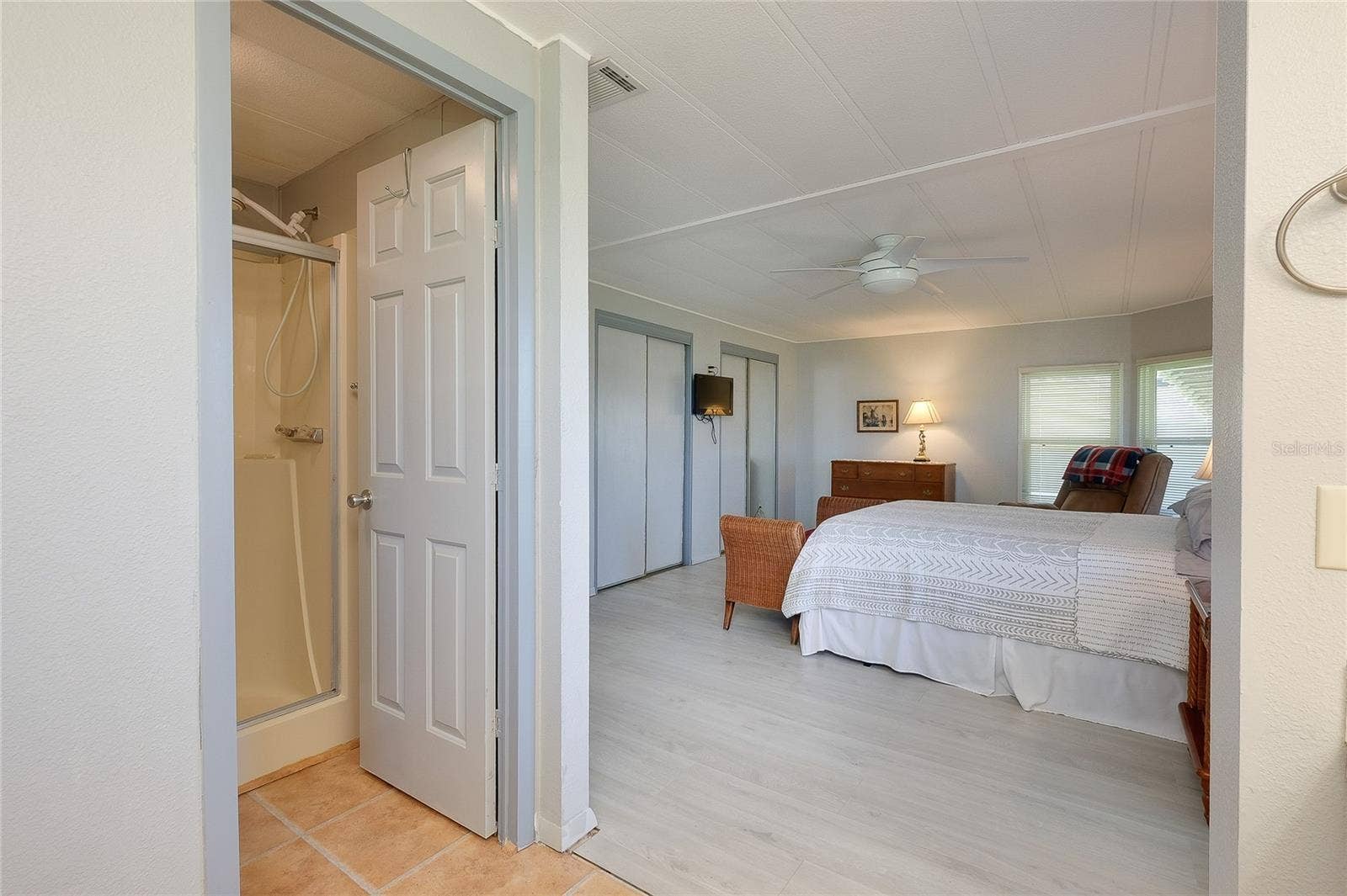 8905 34TH AVENUE E, Palmetto, FL 34221 8905 34TH AVENUE E, Palmetto, FL 34221