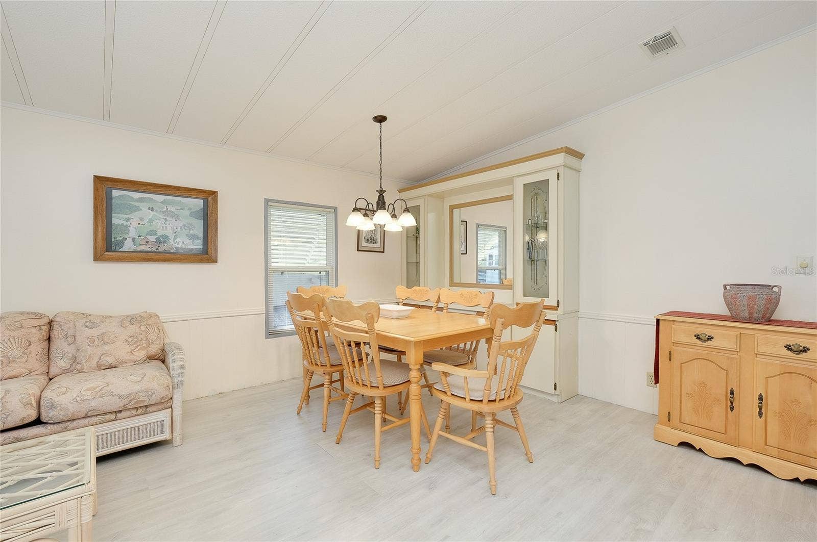 8905 34TH AVENUE E, Palmetto, FL 34221 8905 34TH AVENUE E, Palmetto, FL 34221