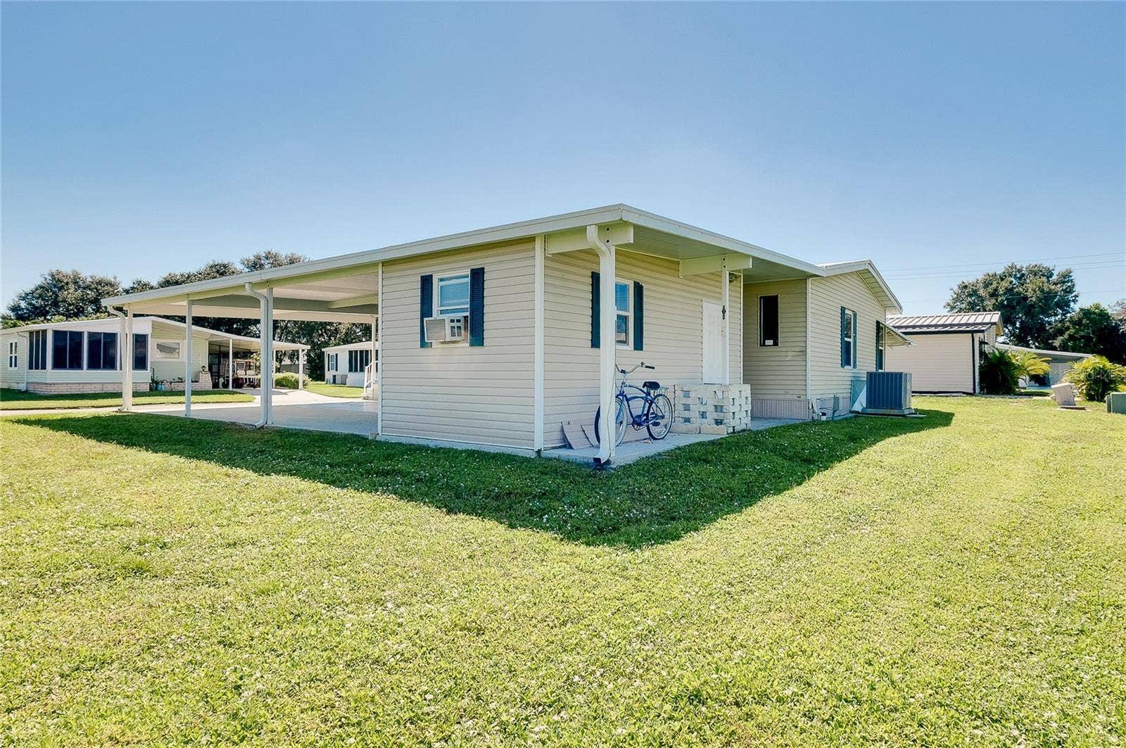 8905 34TH AVENUE E, Palmetto, FL 34221 8905 34TH AVENUE E, Palmetto, FL 34221