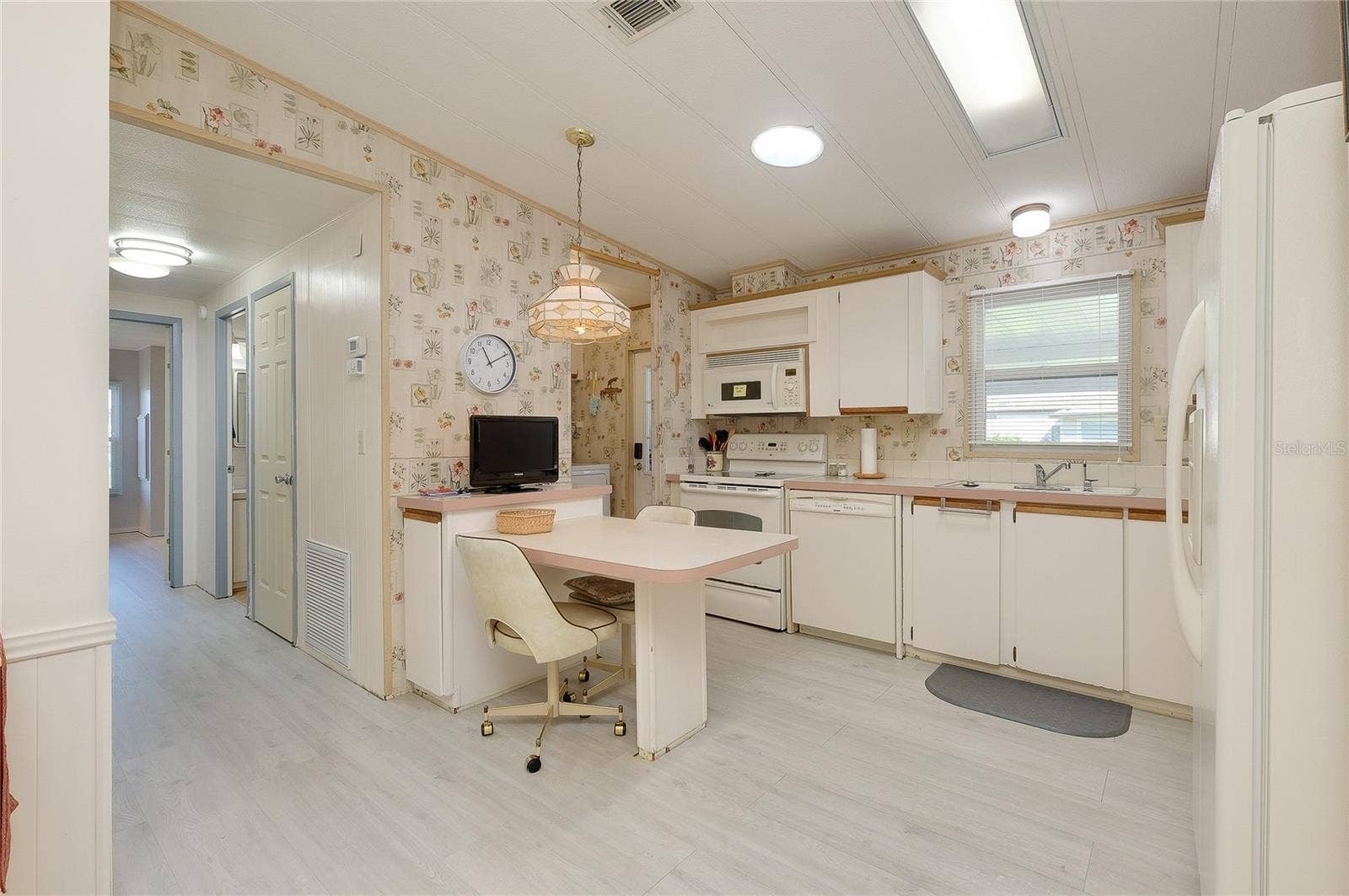 8905 34TH AVENUE E, Palmetto, FL 34221 8905 34TH AVENUE E, Palmetto, FL 34221