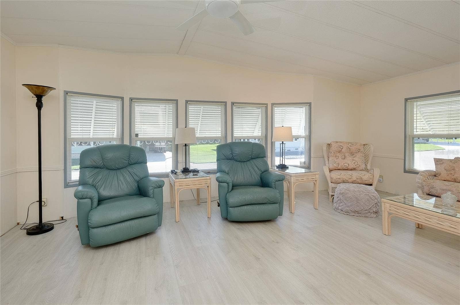 8905 34TH AVENUE E, Palmetto, FL 34221 8905 34TH AVENUE E, Palmetto, FL 34221