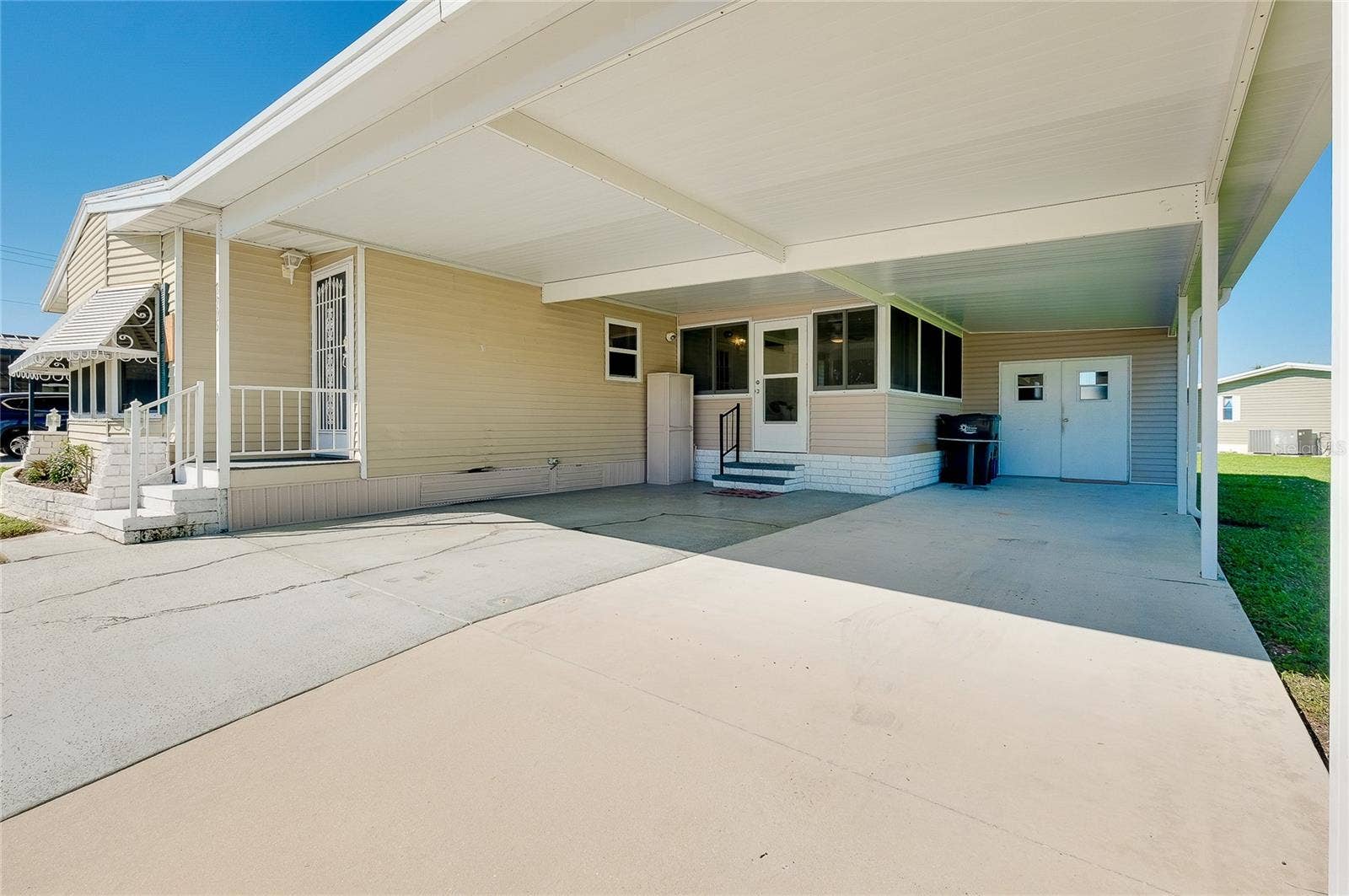 8905 34TH AVENUE E, Palmetto, FL 34221 8905 34TH AVENUE E, Palmetto, FL 34221