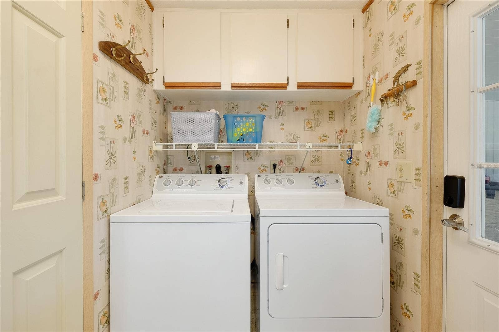 8905 34TH AVENUE E, Palmetto, FL 34221 8905 34TH AVENUE E, Palmetto, FL 34221