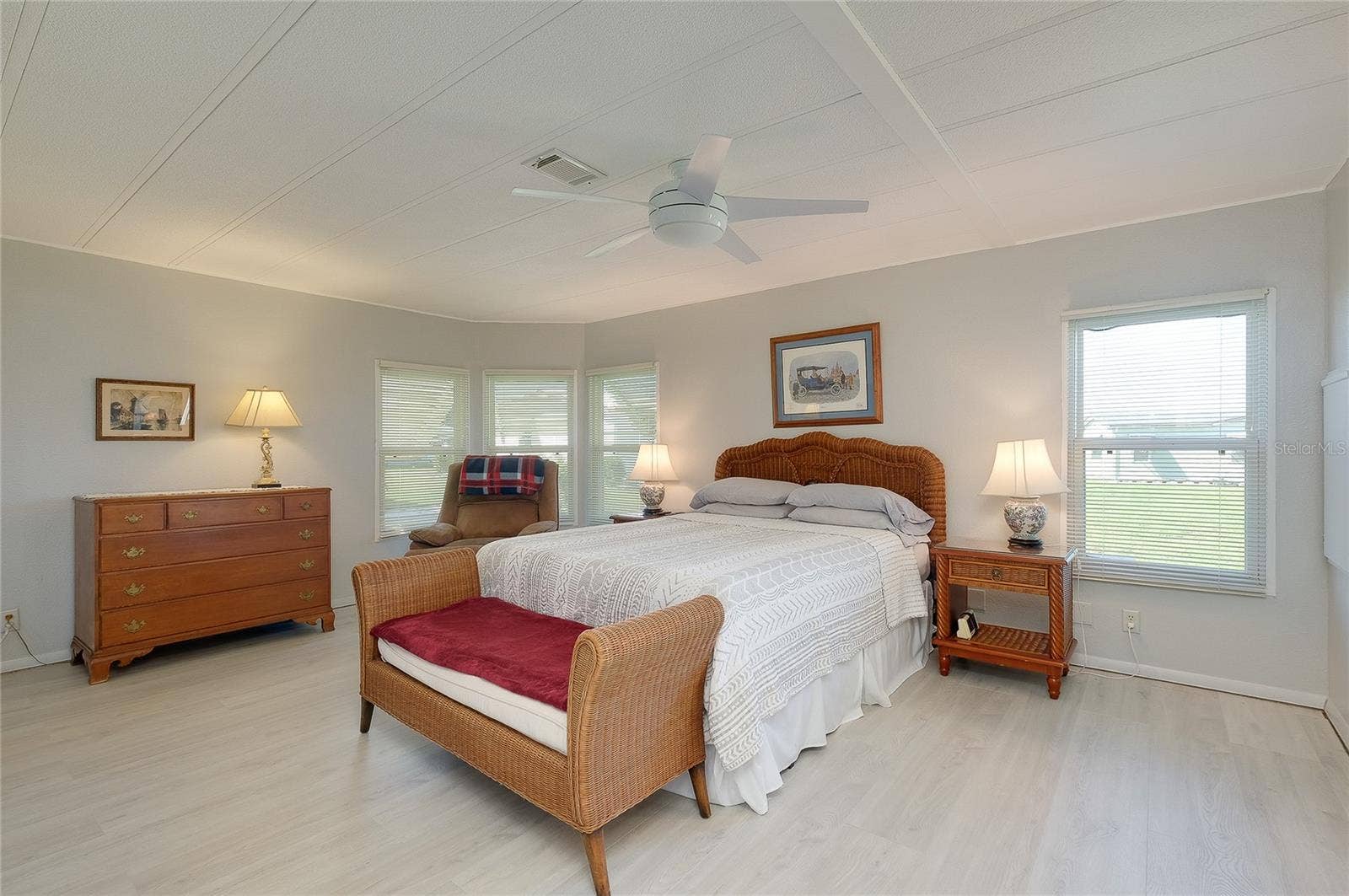 8905 34TH AVENUE E, Palmetto, FL 34221 8905 34TH AVENUE E, Palmetto, FL 34221