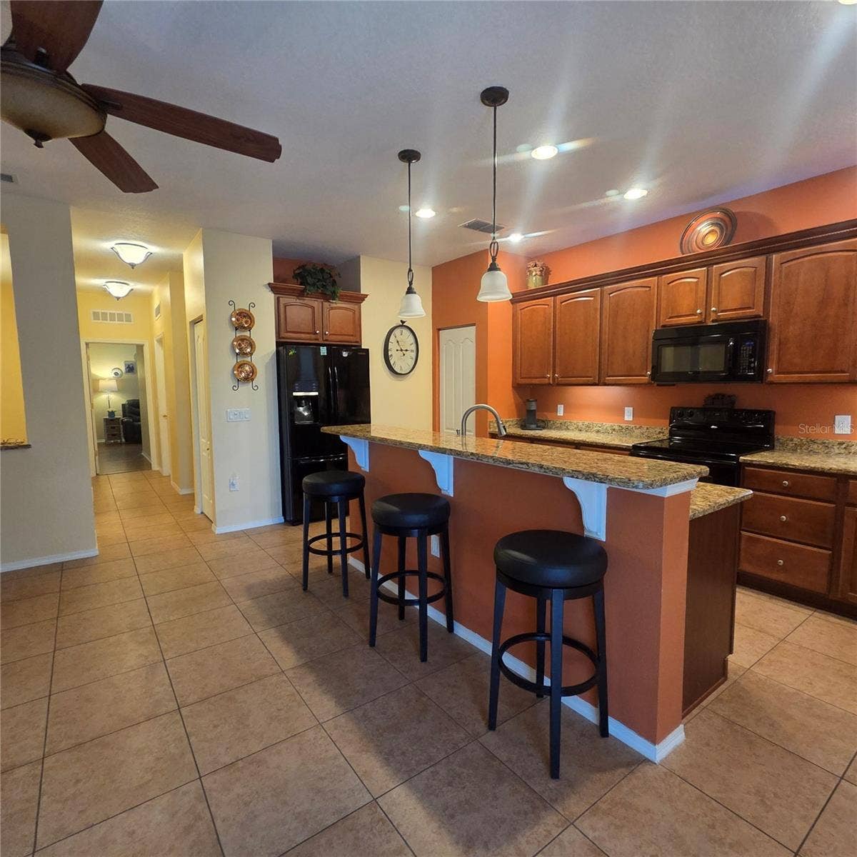 318 65TH AVENUE E, Bradenton, FL 34203 318 65TH AVENUE E, Bradenton, FL 34203