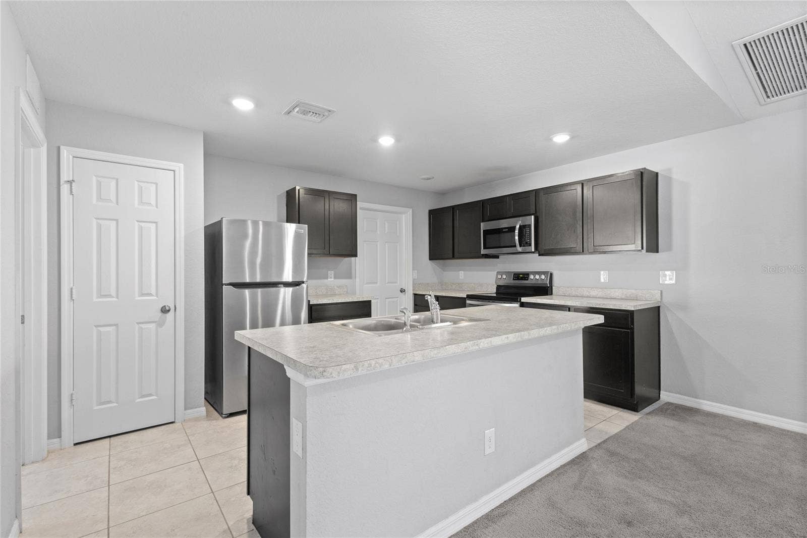 4137 NE 14TH PLACE, Cape Coral, FL 33909 4137 NE 14TH PLACE, Cape Coral, FL 33909