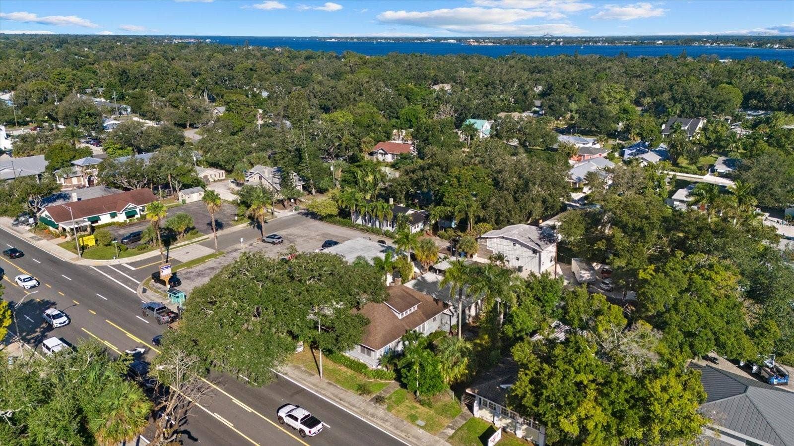 2714 MANATEE AVENUE W, Bradenton, FL 34205