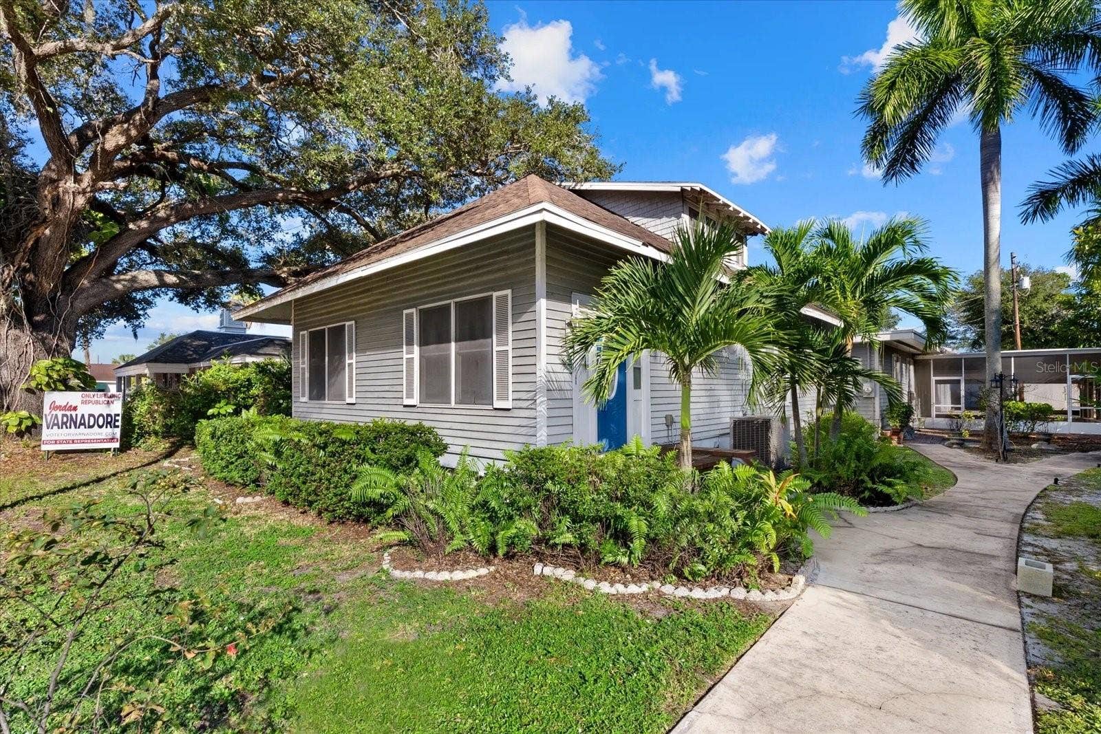 2714 MANATEE AVENUE W, Bradenton, FL 34205