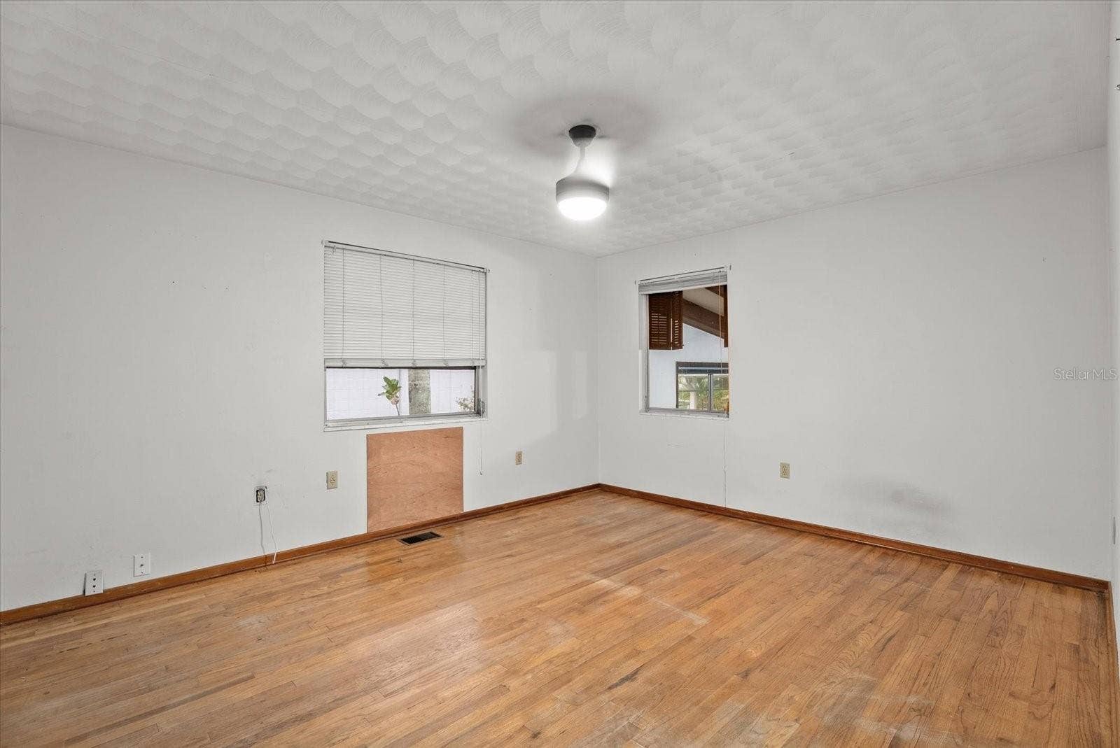 2714 MANATEE AVENUE W, Bradenton, FL 34205