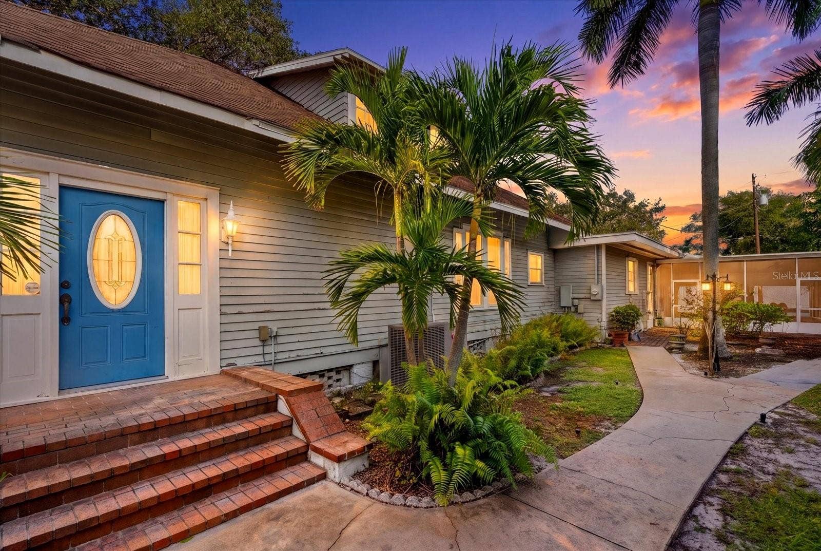 2714 MANATEE AVENUE W, Bradenton, FL 34205
