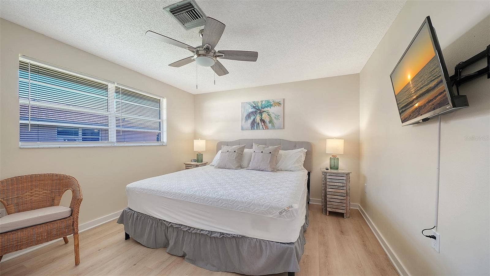 210 66TH STREET, Holmes Beach, FL 34217