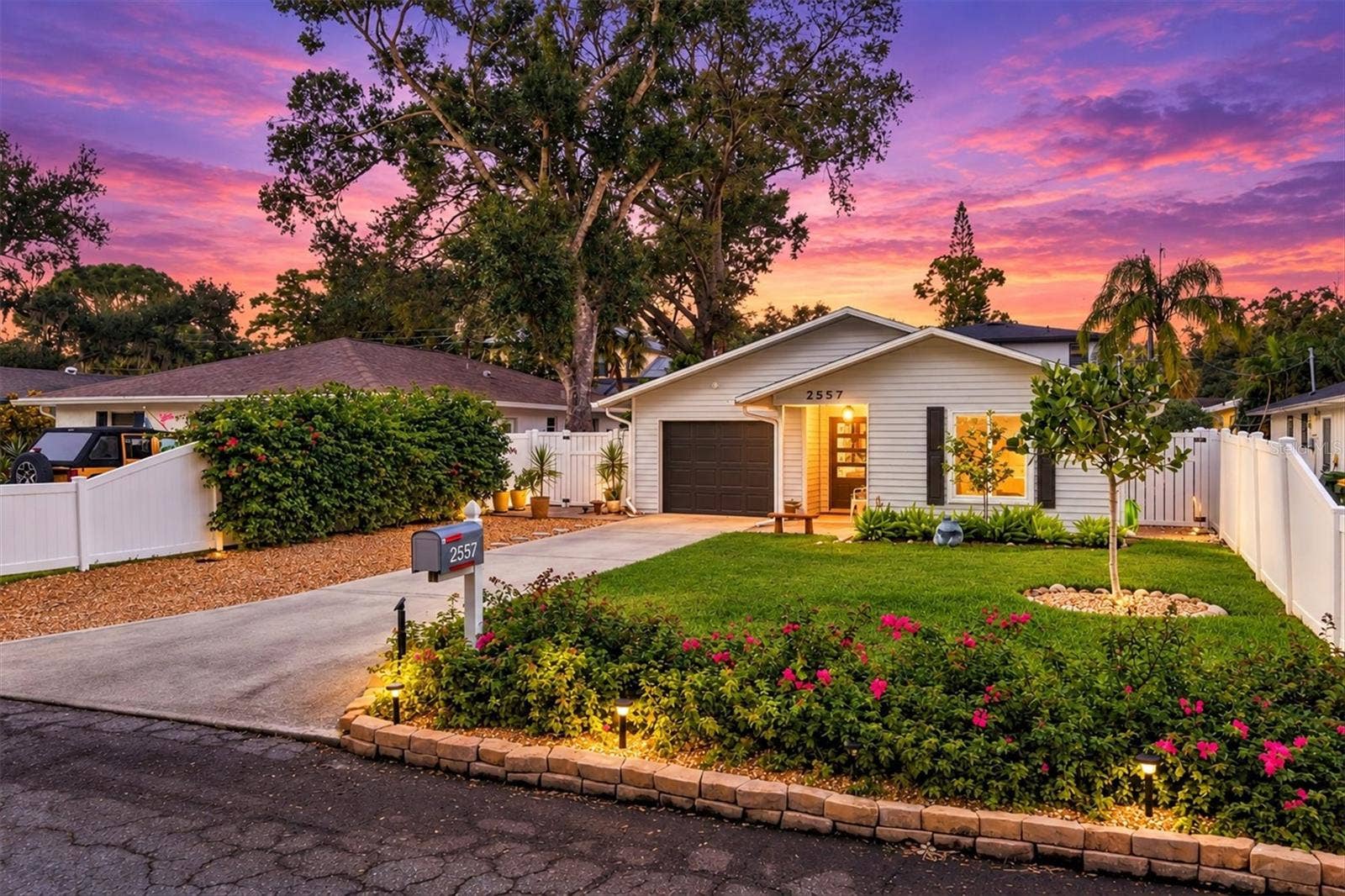 2557 TEMPLE STREET, Sarasota, FL 34239 2557 TEMPLE STREET, Sarasota, FL 34239