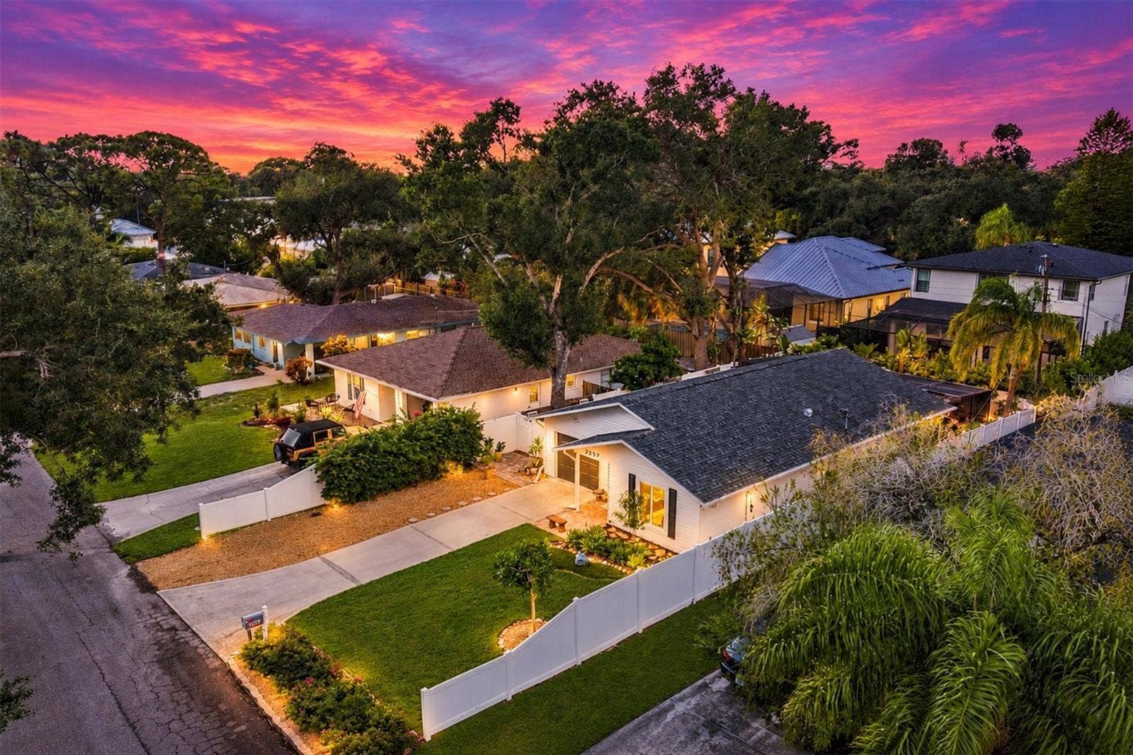 2557 TEMPLE STREET, Sarasota, FL 34239 2557 TEMPLE STREET, Sarasota, FL 34239