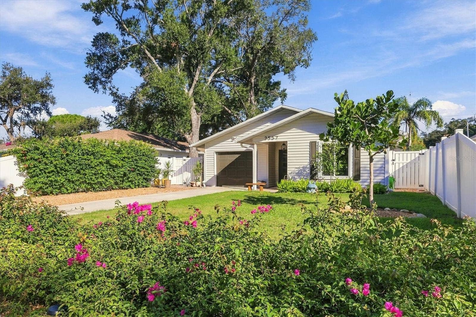 2557 TEMPLE STREET, Sarasota, FL 34239 2557 TEMPLE STREET, Sarasota, FL 34239