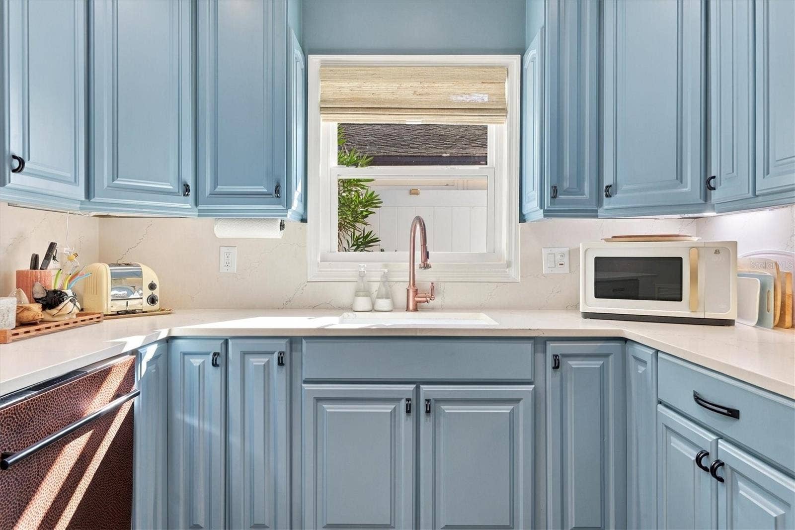 2557 TEMPLE STREET, Sarasota, FL 34239 2557 TEMPLE STREET, Sarasota, FL 34239