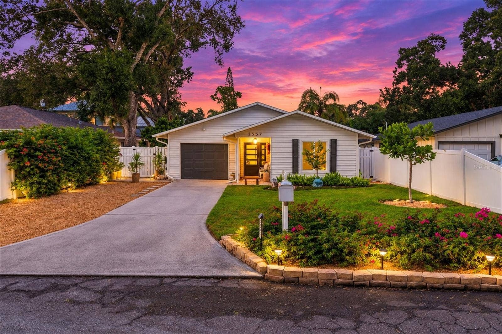 2557 TEMPLE STREET, Sarasota, FL 34239 2557 TEMPLE STREET, Sarasota, FL 34239