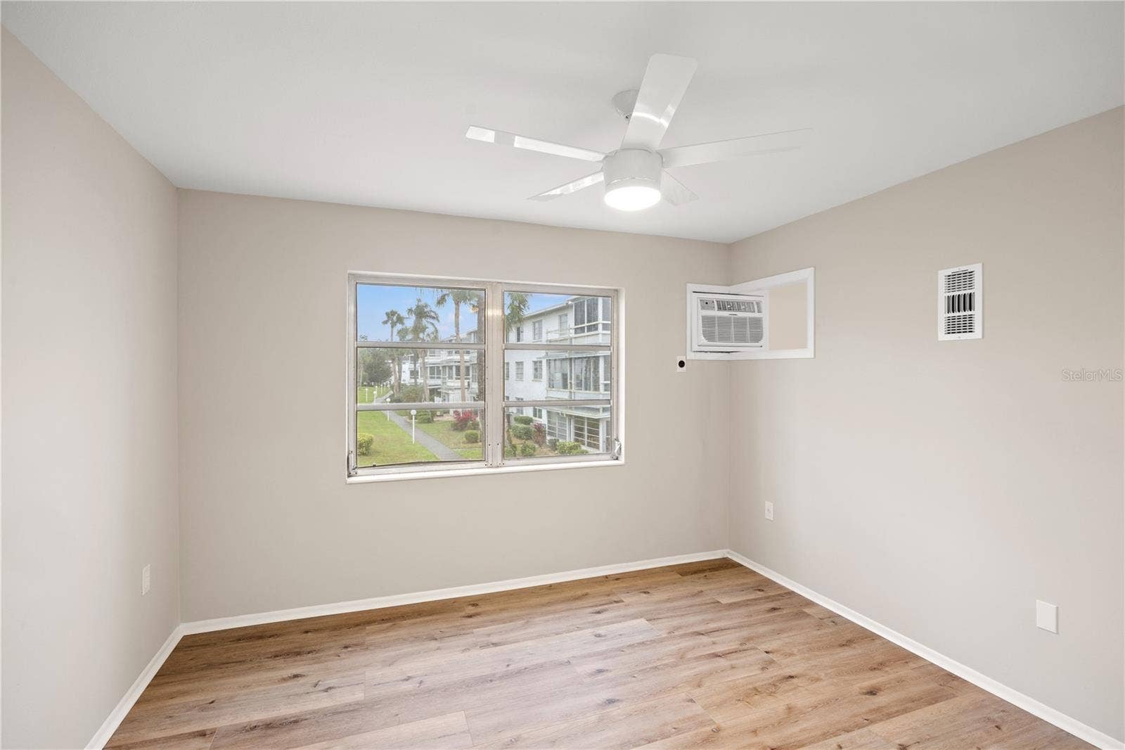 5907 GARDEN LANE, #H26, Bradenton, FL 34207 Bedroom