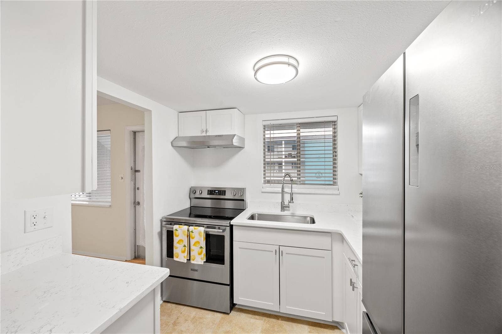 5907 GARDEN LANE, #H26, Bradenton, FL 34207 Remodeled Kitchen