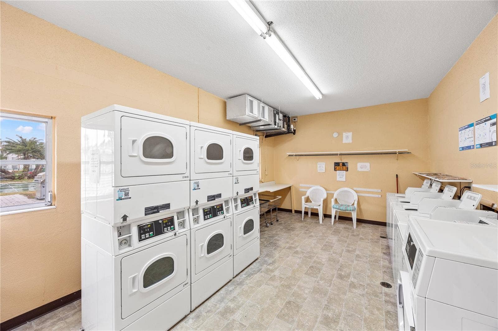 5907 GARDEN LANE, #H26, Bradenton, FL 34207 Laundry room