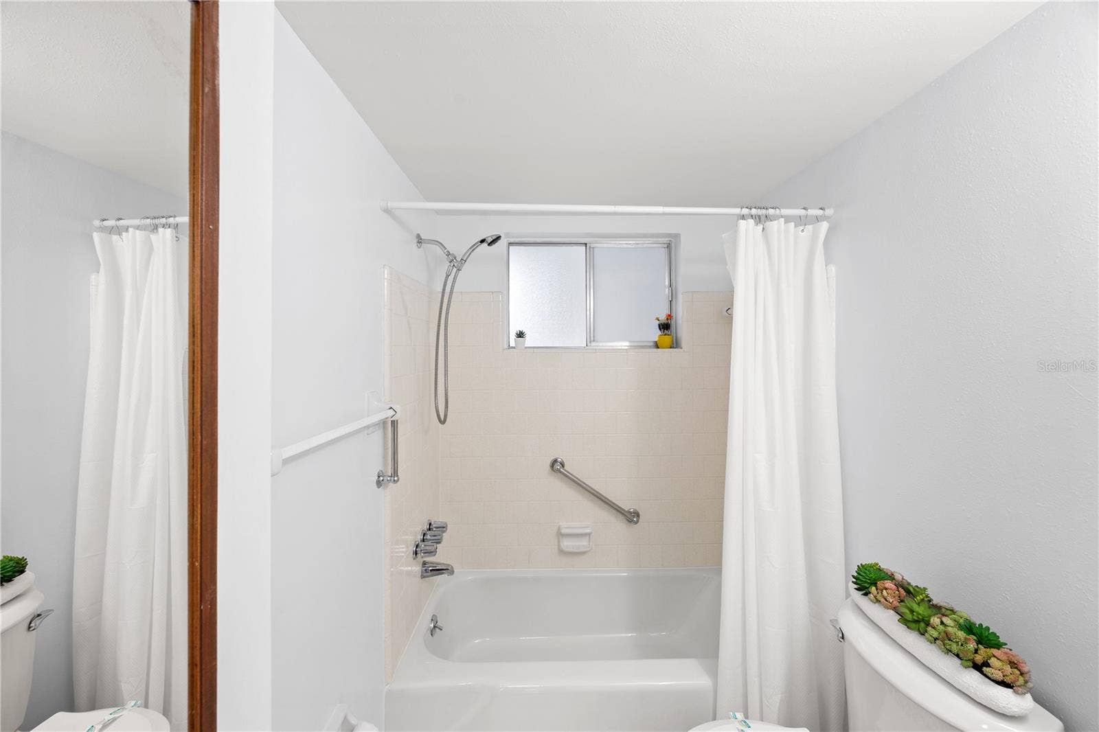 5907 GARDEN LANE, #H26, Bradenton, FL 34207 Bathroom