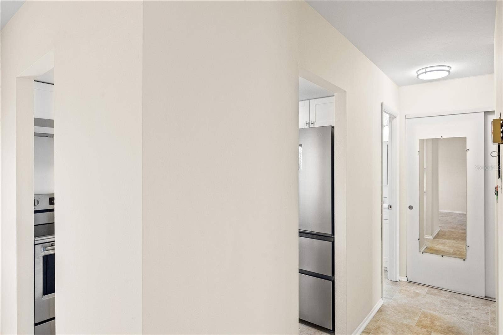 5907 GARDEN LANE, #H26, Bradenton, FL 34207 Hallway to bedroom and bathroom