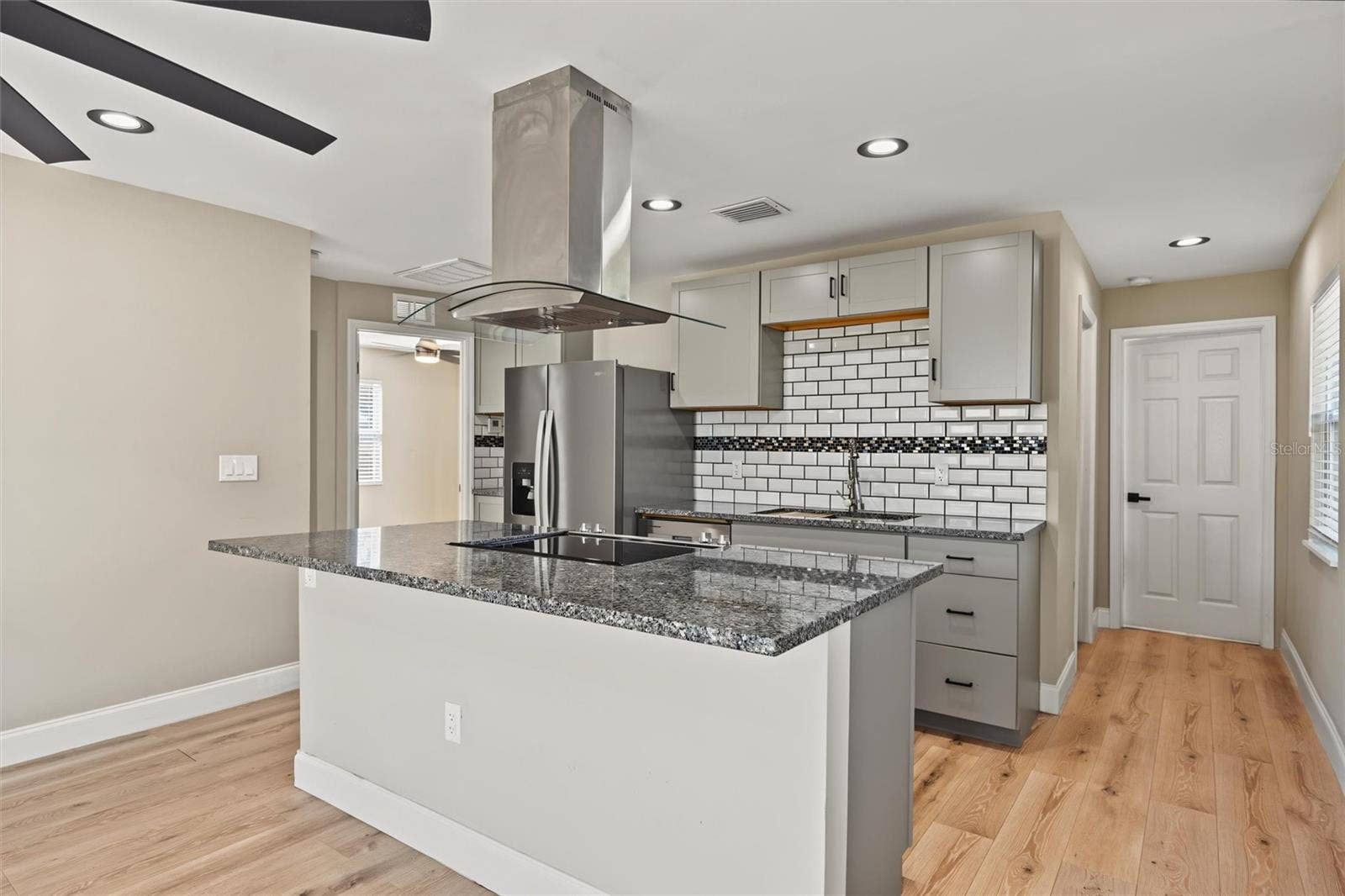 1815 12TH STREET S, St Petersburg, FL 33705 1815 12TH STREET S, St Petersburg, FL 33705
