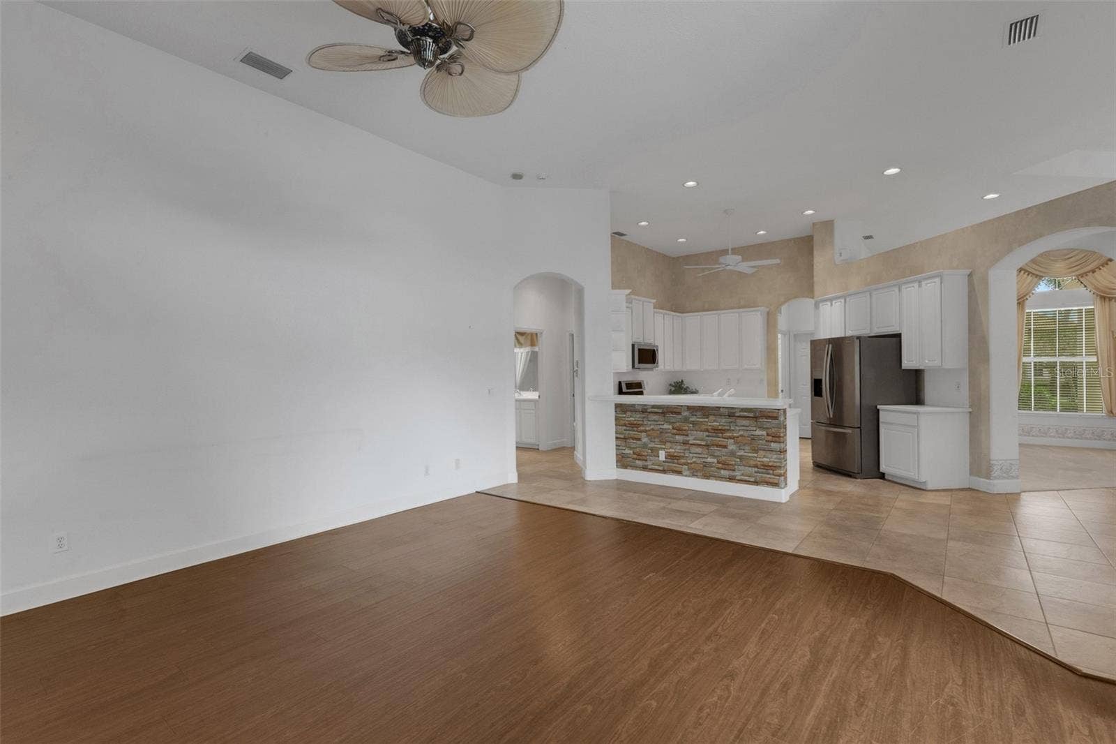 8339 BARTON FARMS BOULEVARD, Sarasota, FL 34240 family room/kitchen